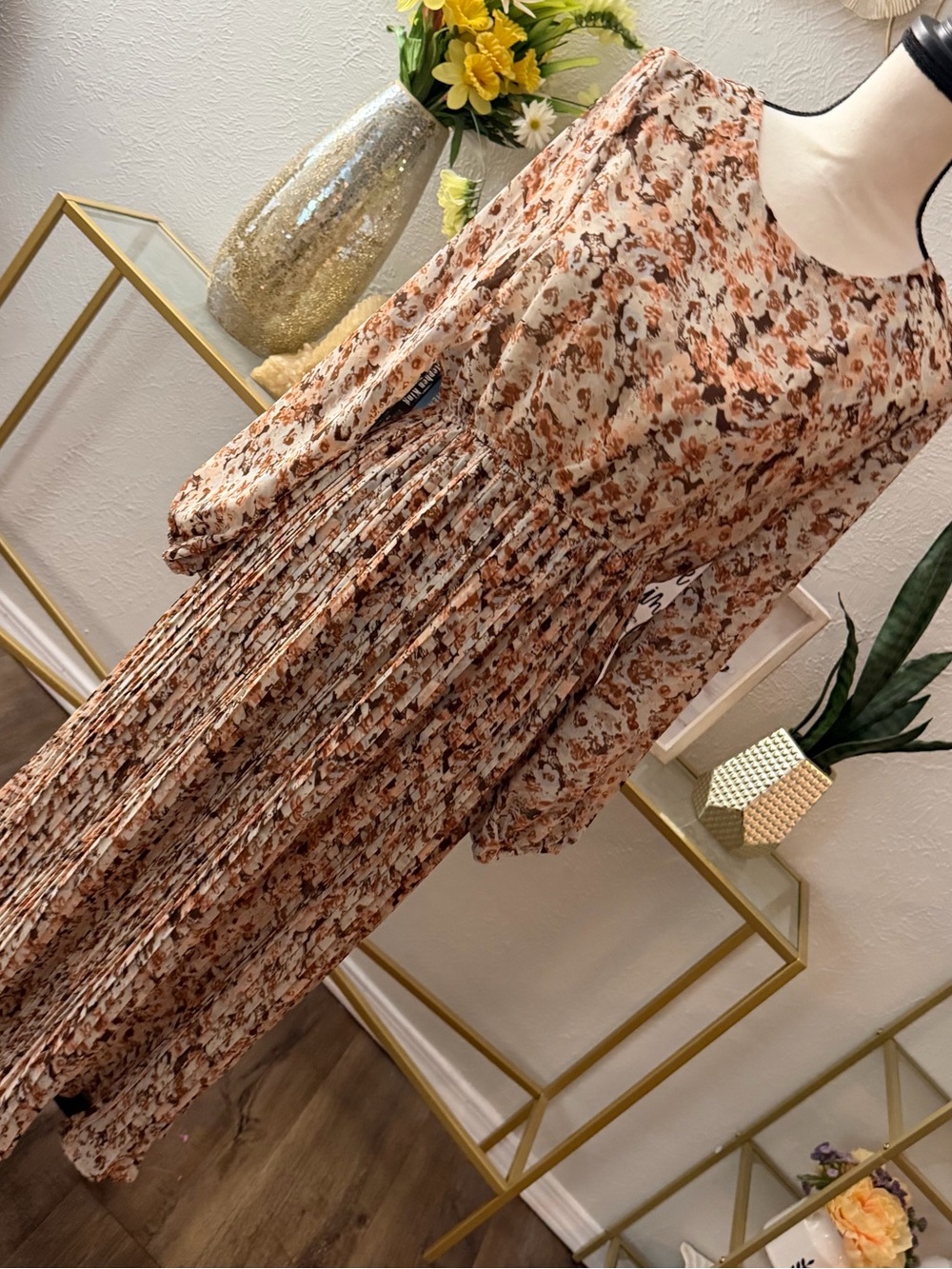 Hayden Floral Pleated Midi Dress - Pink Tan - Picture 3 of 7